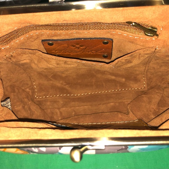 Authentic NWT Gorgeous One Of A Kind Patricia Nash Savena First Bloom Wristlet - Picture 7 of 14